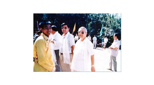 交通廳副廳長(zhǎng)姚尚宏、呼市副市長(zhǎng)連輯看望藏族學(xué)生